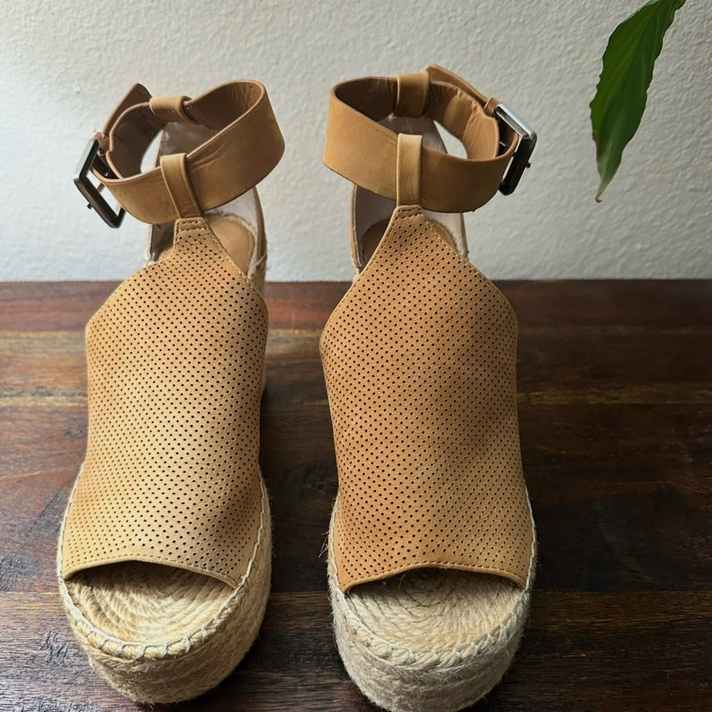 Marc Fisher Tan Perforated Espadrille Wedges size 9.5 - Picture 2 of 8